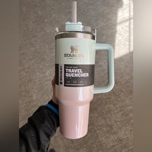 Stanley 40oz Stainless Adventure
Quencher Tumbler - Spearmint/Parfait Ombre